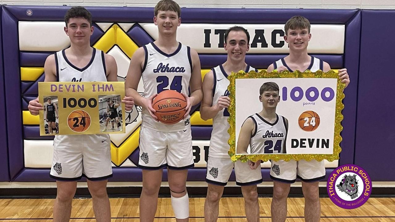 Ithacas Ihm reaches 1000 points, Bulldogs take the win